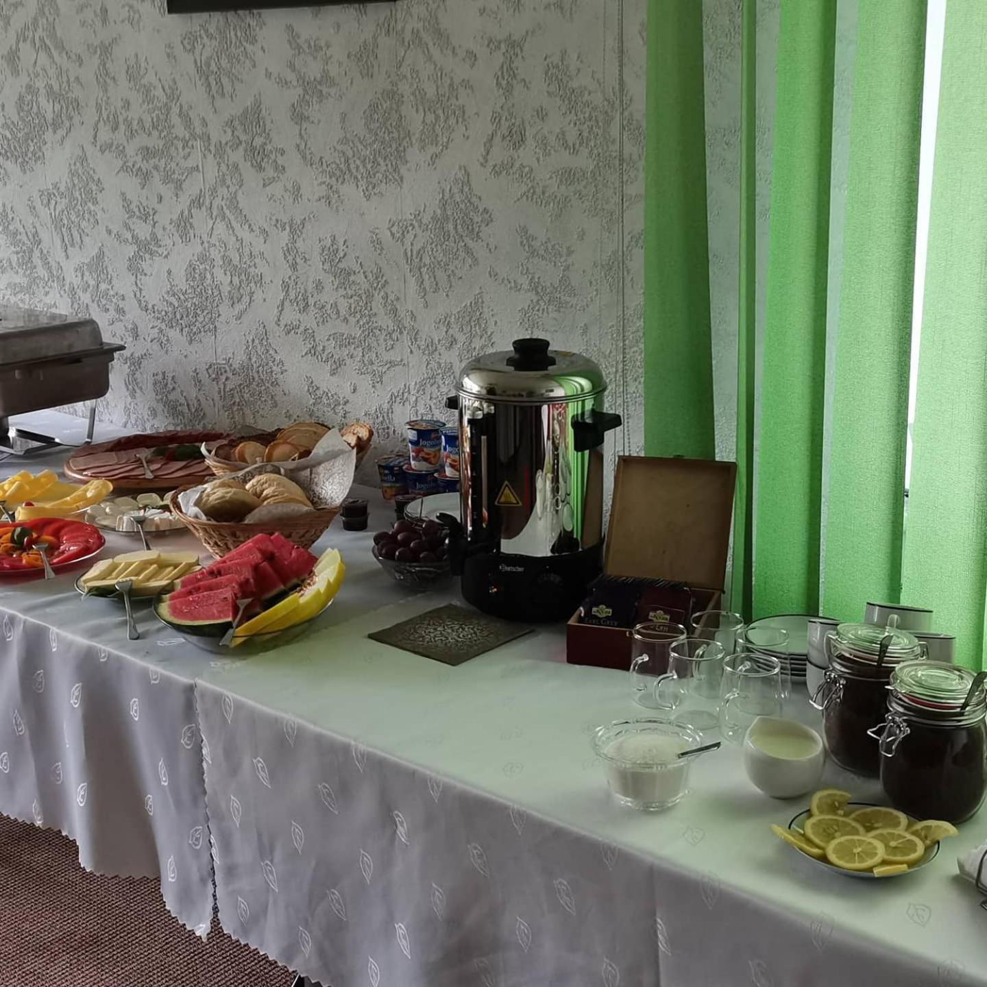 Uslugi Noclegowe I Gastronomiczne Dla Ludnosci Robert Mielcarek Kobyla Gora Exterior photo